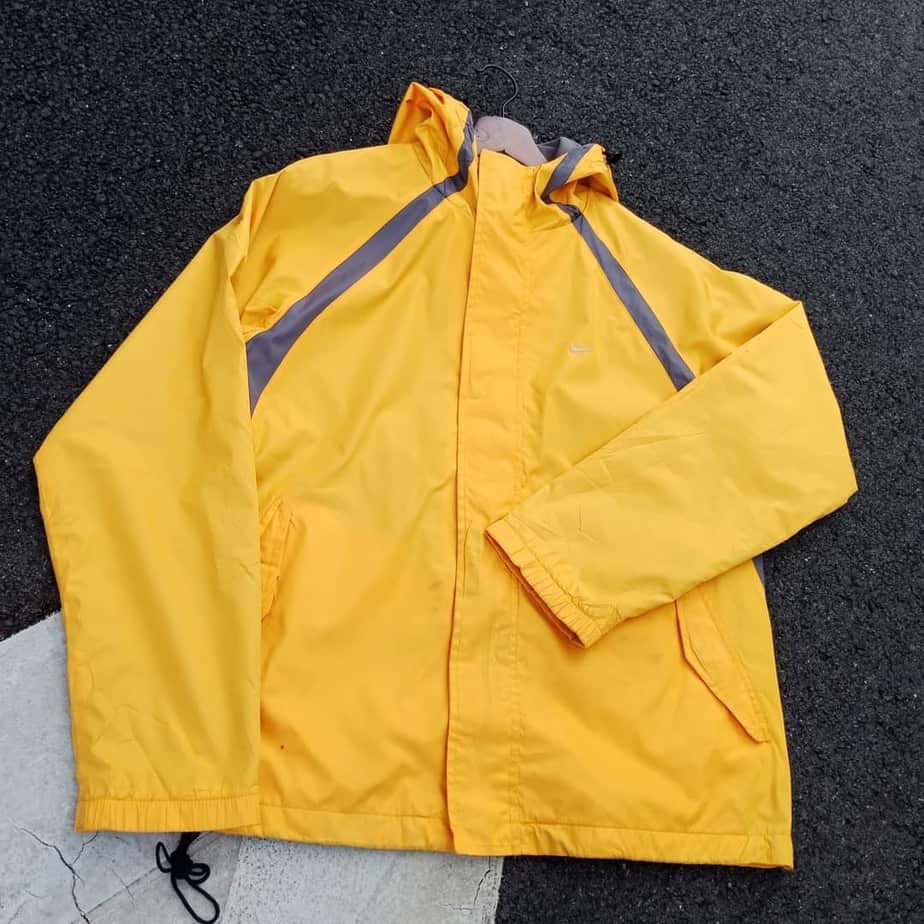 NIKE YELLOW WINDBREAKER | Lokein